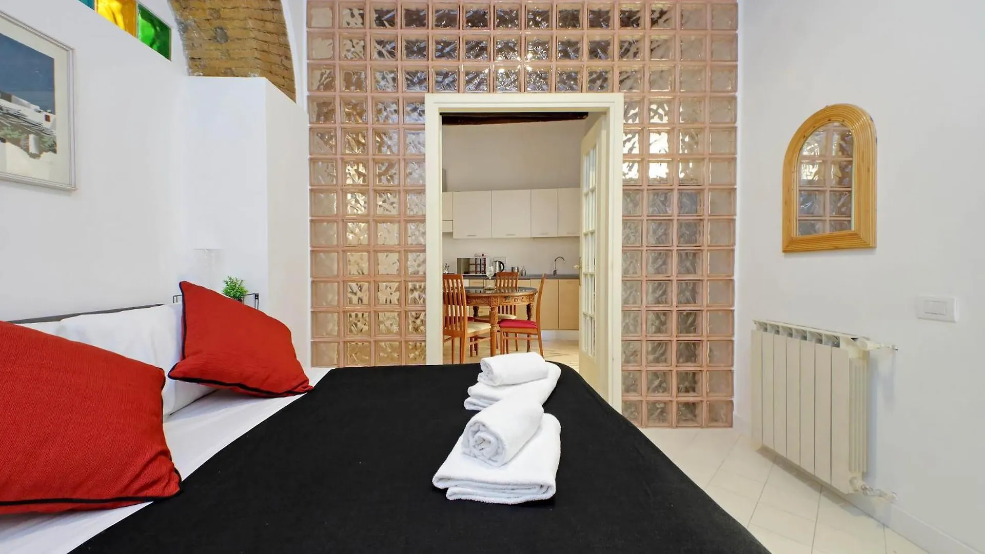 4Bnb - Lungaretta Jacuzzi Apartment 罗马 0*,  意大利