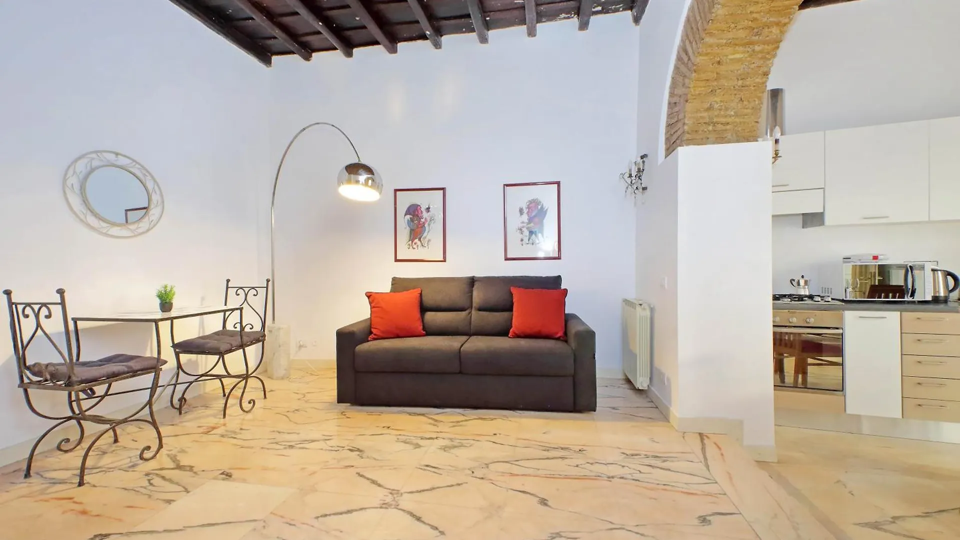 4Bnb - Lungaretta Jacuzzi Apartment Rome Italy