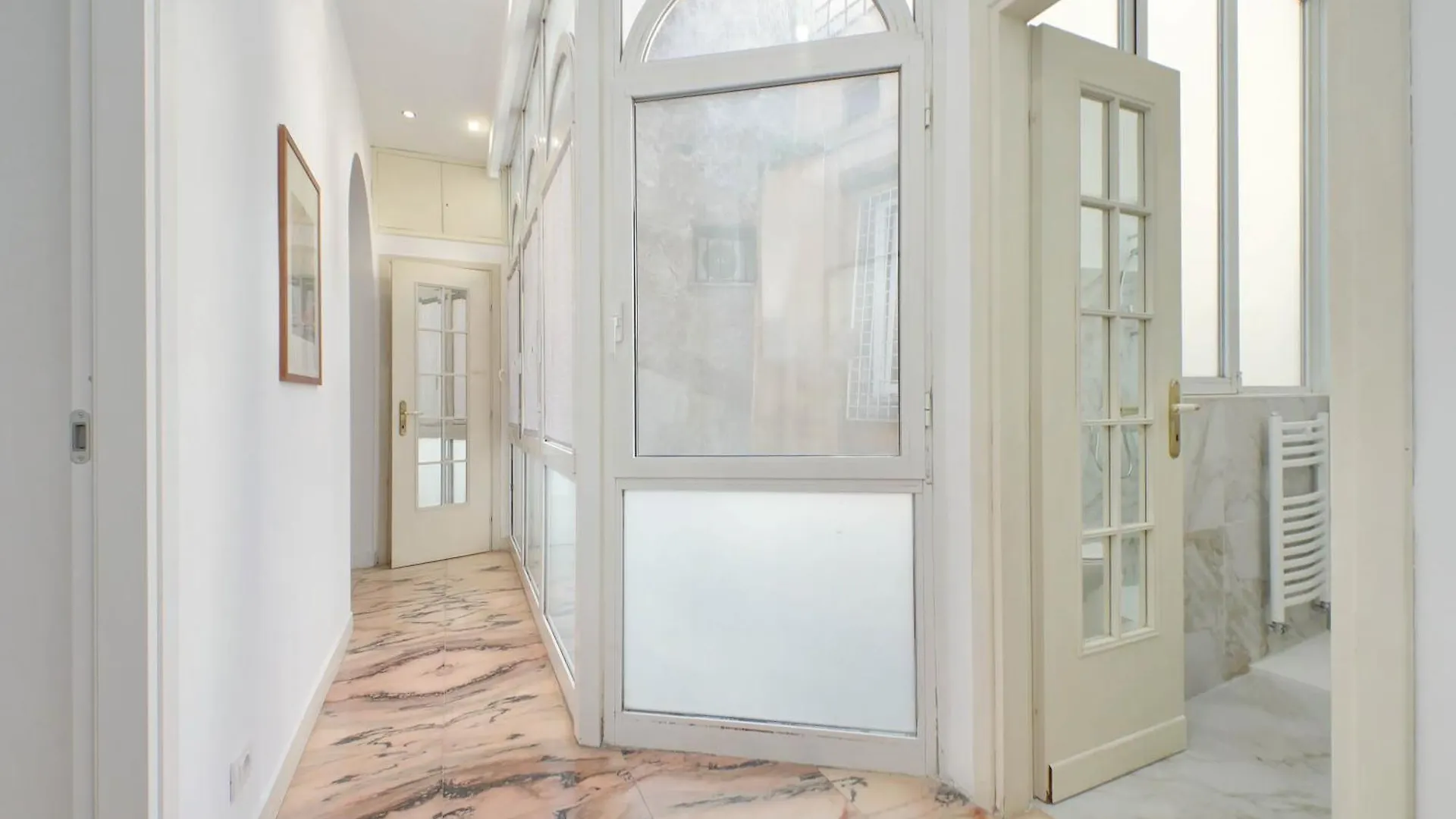 4Bnb - Lungaretta Jacuzzi Apartment Rome Italy