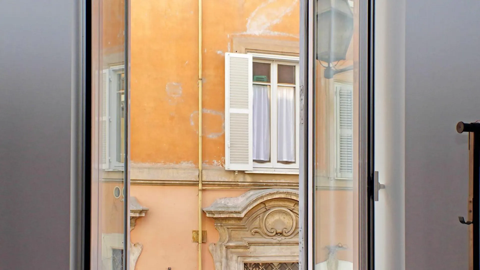4Bnb - Lungaretta Jacuzzi Apartment Rome 0*,  Italy