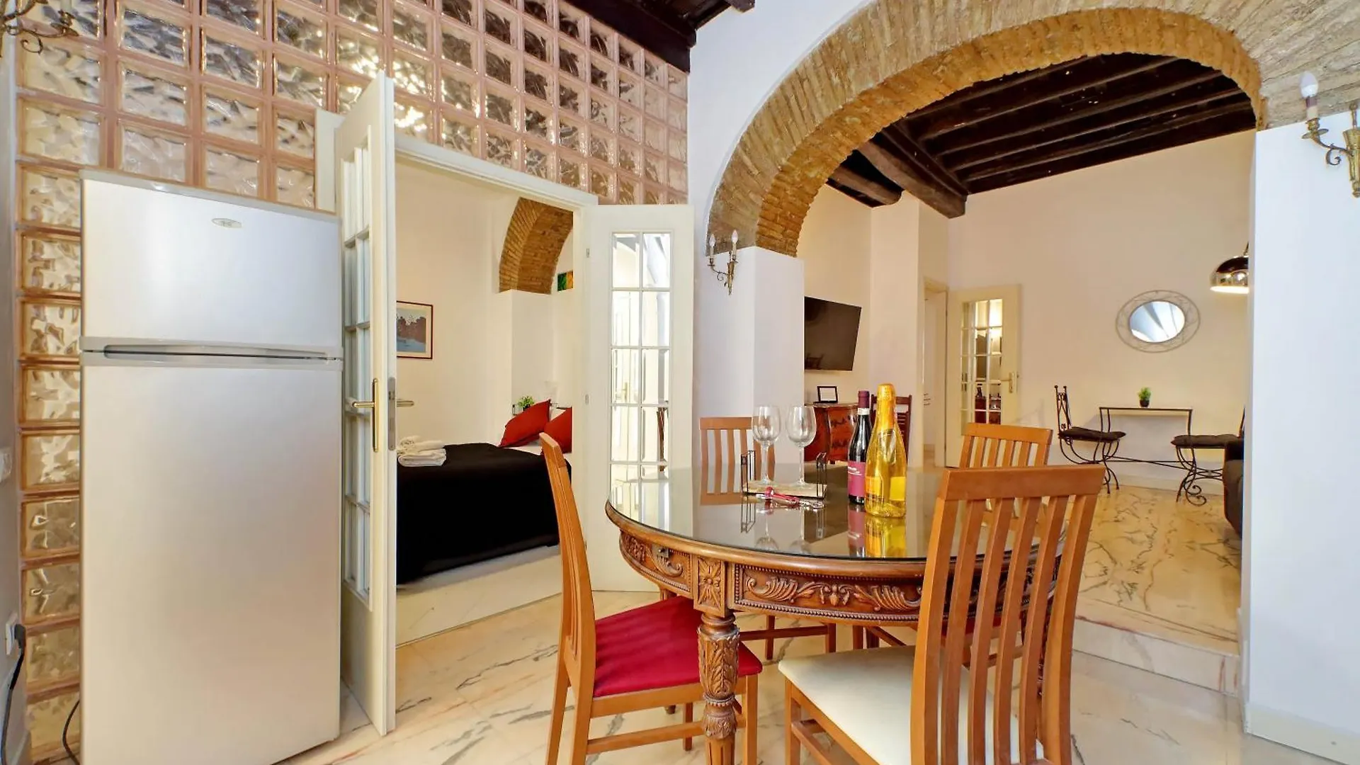 4Bnb - Lungaretta Jacuzzi Apartment Rome Italy
