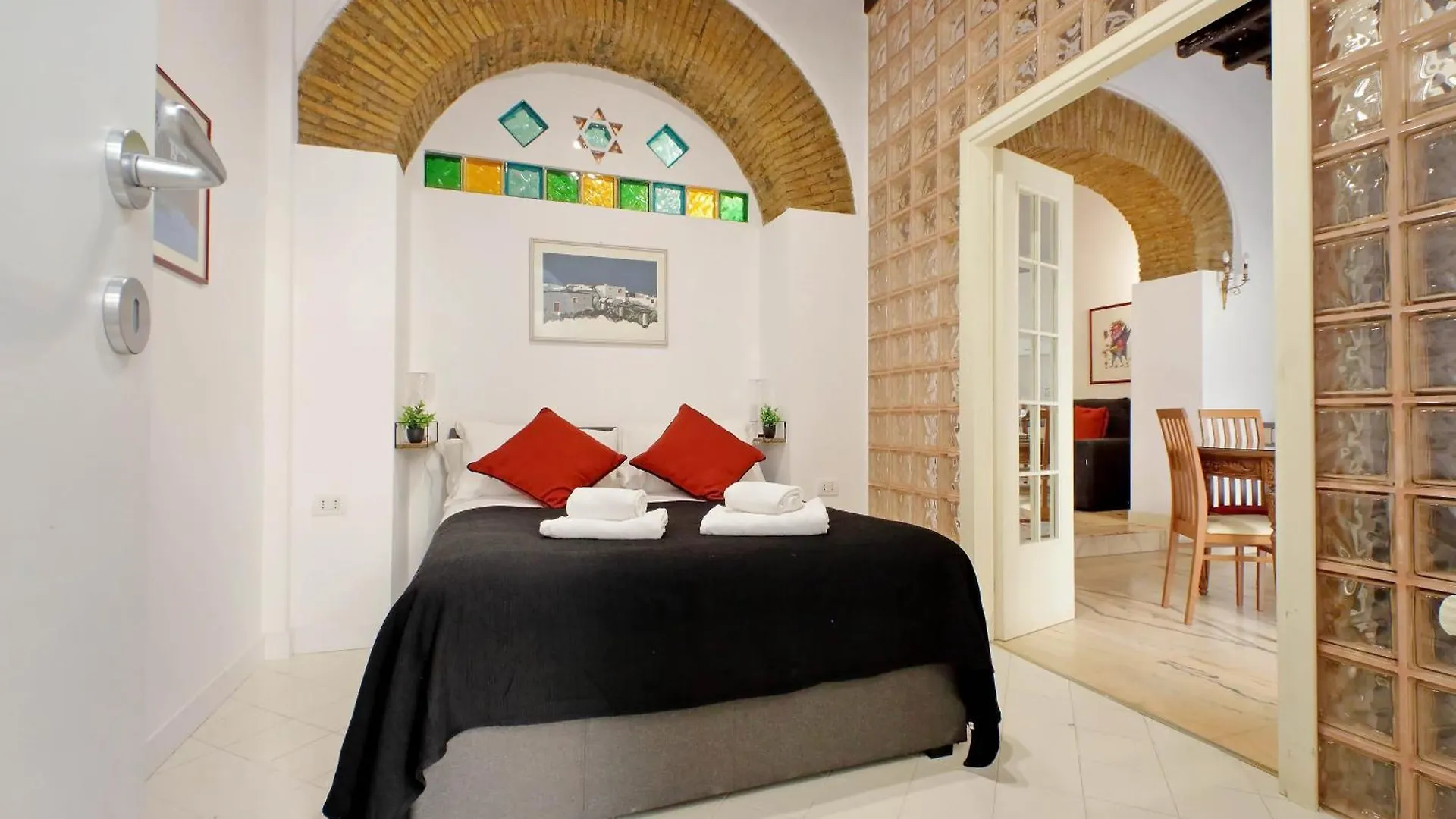 4Bnb - Lungaretta Jacuzzi Apartment Rome Italy